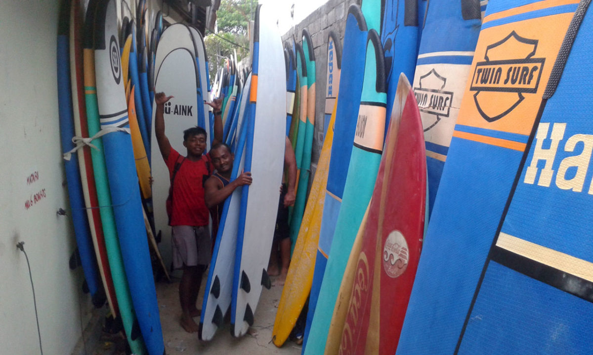 Bali - Među daskama za surf