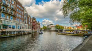 Kanal u Amsterdamu