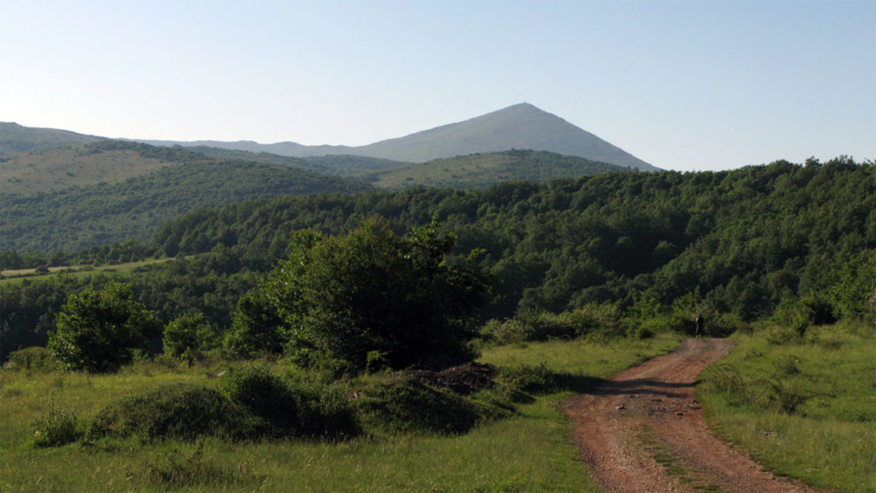 Planina Rtanj iz daljine