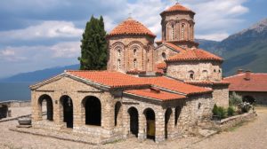 U manastirskoj crkvi Svetog Nauma nalaze se mošti Svetog Nauma, učenika solunske braće svetih Ćirila i Metodija. Sveti Naum Ohridski je zajedno sa Svetim Klimentom Ohridskim širio hrišćanstvo na prostorima južnog Balkana, ponajviše oko Ohridskog jezera