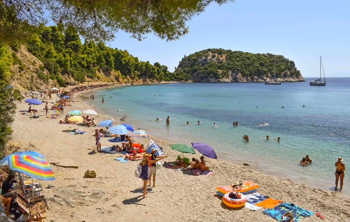 Samo retki nađu retke gužve na plažama Skopelosa