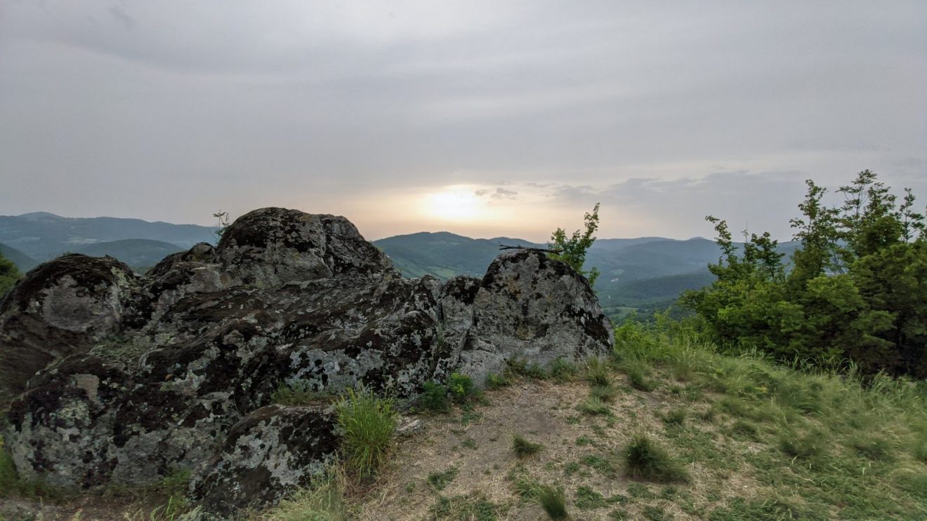 Na Boračkom kršu je nekada bio drevni utvrđeni Borački grad, a sada je sa njega dostupan samo sjajan pogled prilikom zalaska sunca, foto: Uroš Nedeljković