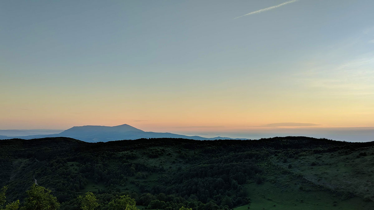 Izlazak sunca iznad planina Rtanj, pogled sa vrha Oštra čuka, foto: Uroš Nedeljković