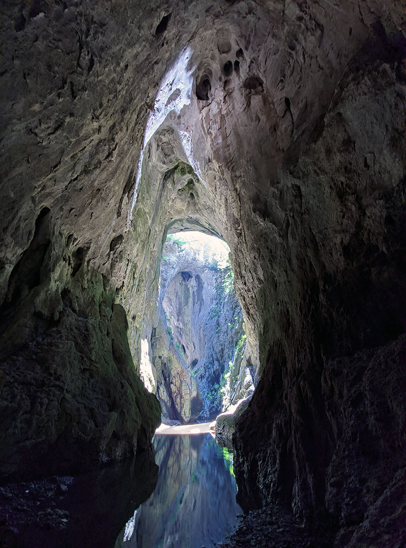 Spomenik prirode "Tunelska pećina Prerast u kanjonu Zamne", izvol'te. Foto: Uroš Nedeljković